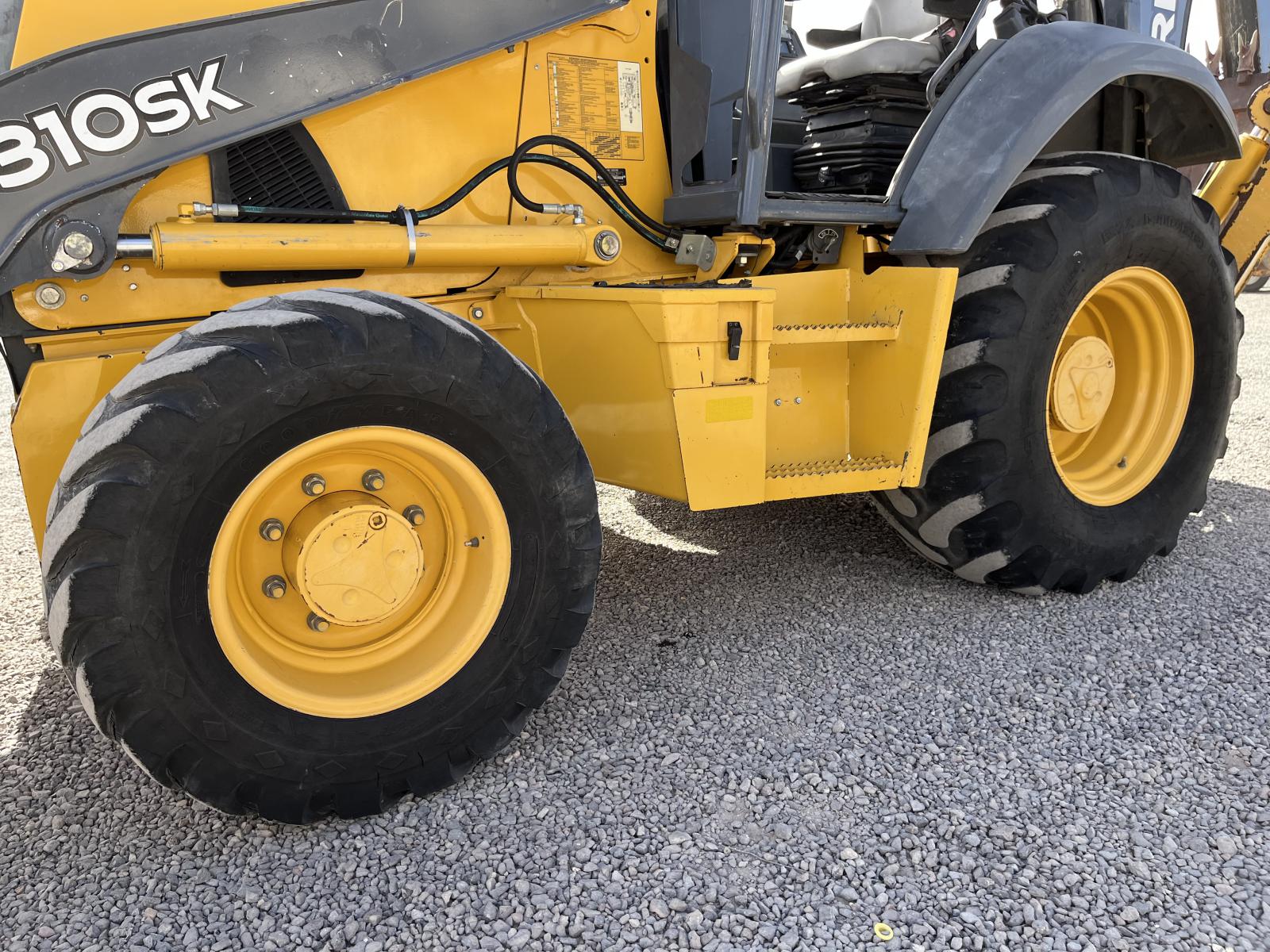 ./imagenes/INVOICE/2019/17207/JOHN DEERE 310SK (9).JPG